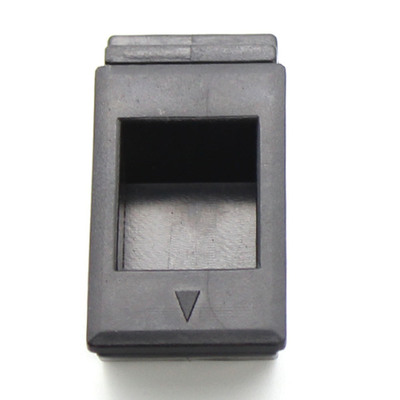Ein guter Preis. Schwarze Metallschnalle mit Haspelverschluss und Schloss Online